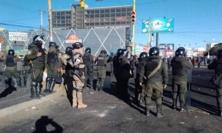 POLICÍA ANUNCIA DESPLIEGUE EN LA PAZ PARA INGRESO DE ALIMENTOS Y COMBUSTIBLE