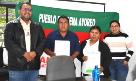TED SANTA CRUZ ENTREGA CREDENCIALES A ASAMBLEÍSTAS DEL PUEBLO AYOREO