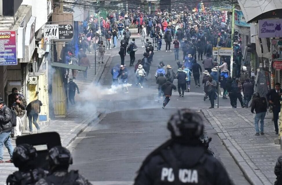 GASIFICACIONES Y ENFRENTAMIENTOS REACTIVAN LA TENSIÓN EN LA PAZ