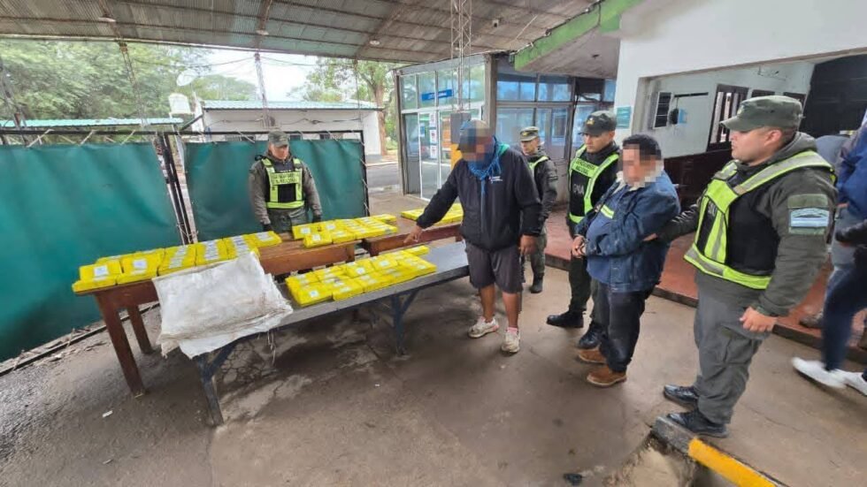 DETIENEN A CHOFER BOLIVIANO CON MÁS DE 112 KILOS DE COCAÍNA EN ARGENTINA