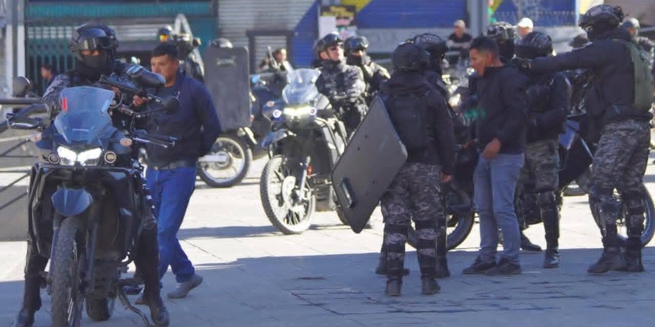 LA PAZ: APREHENDEN A 20 PERSONAS TRAS MASIVA MARCHA Y DISTURBIOS EN TELEFÉRICOS