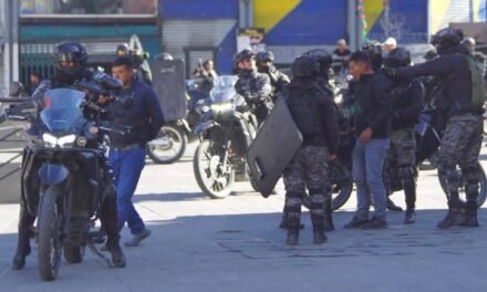 LA PAZ: APREHENDEN A 20 PERSONAS TRAS MASIVA MARCHA Y DISTURBIOS EN TELEFÉRICOS
