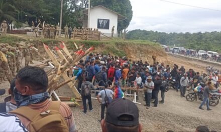 COCALEROS DEL TRÓPICO CERCAN LA NOVENA DIVISIÓN DEL EJÉRCITO EN VILLA TUNARI