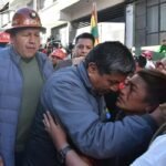 LIBERAN A 13 FABRILES TRAS VIGILIA SINDICAL EN PUERTAS DE LA FELCC