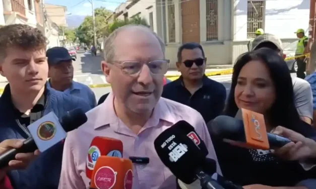 ADRIÁN OLIVA ASUME COMO VICEMINISTRO DE AUTONOMÍAS