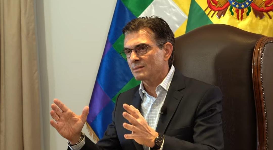 PRESIDENTE RODRIGO PAZ ACLARA Y CALIFICA DE “VÁNDALOS” A GRUPOS VIOLENTOS