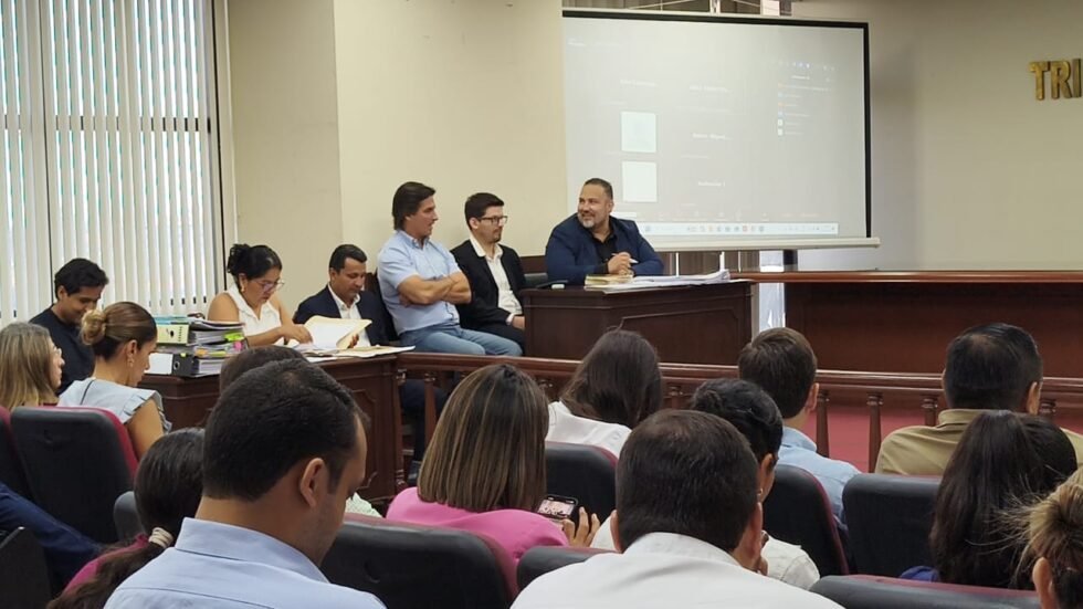 ALCALDE SAAVEDRA PARTICIPA EN AUDIENCIA POR EL CASO DEL MERCADO MUTUALISTA