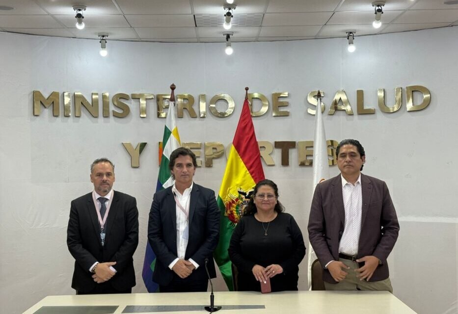 SAAVEDRA Y MINISTRA DE SALUD COORDINAN ACCIONES PARA FORTALECER EL SISTEMA SANITARIO
