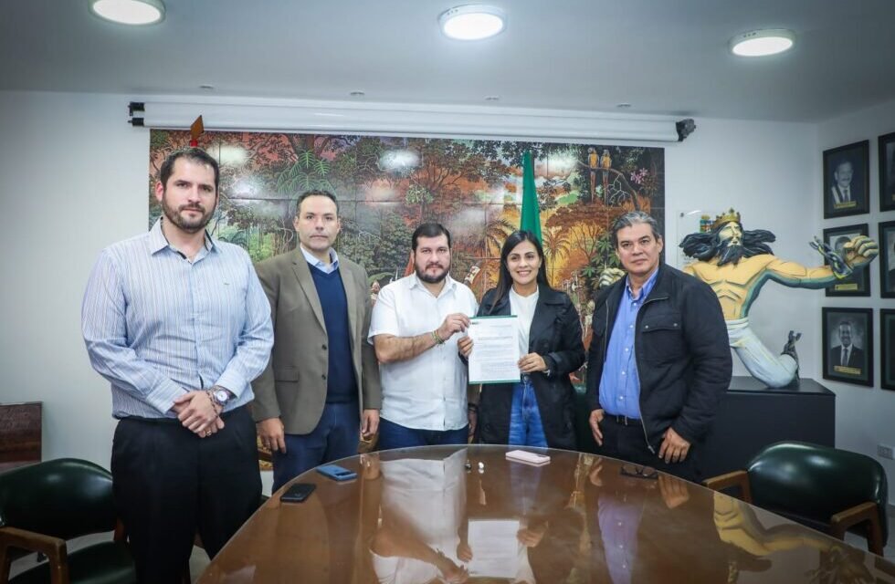 ALD Y COMITÉ PRO SANTA CRUZ ANALIZAN DEFENSA DE LA LEY 1720 DE CONVERSIÓN DE TIERRAS