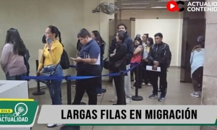 LARGAS FILAS Y RECLAMOS POR FALTA DE PERSONAL EN OFICINAS DE MIGRACIÓN