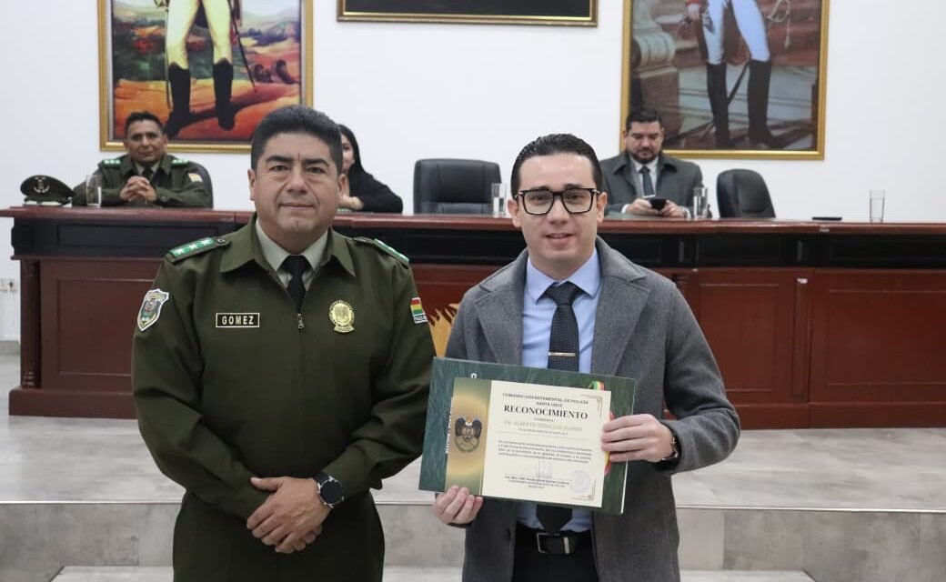 FISCAL ALBERTO ZEBALLOS ES DISTINGUIDO POR SU LUCHA CONTRA EL RACISMO