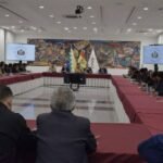 GOBIERNO Y CHOFERES INSTALAN DIÁLOGO TRAS JORNADA DE BLOQUEOS EN EL PAÍS
