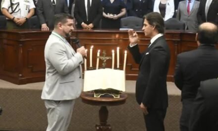 SAAVEDRA JURA ANTE EL TDJ Y DA INICIO FORMAL A SU GESTIÓN MUNICIPAL