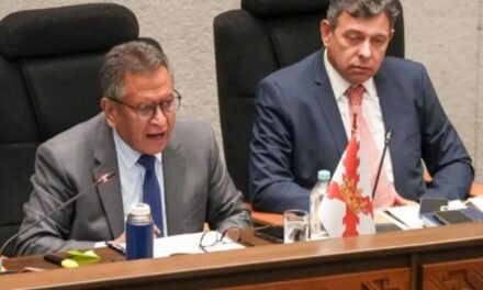 OVIEDO EVITA LA CENSURA EN LA ALP TRAS INTERPELACIÓN POR EL CASO “MALETAS”