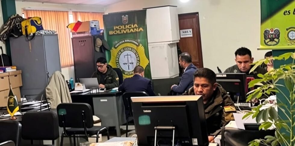 MEDINACELI DECLARA EN LA FELCC POR EL CASO DE LOS COMBUSTIBLES EN LA PAZ