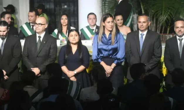 ALCALDE SAAVEDRA PRESENTA SECRETARIOS CON PERFIL TÉCNICO Y EXPERIENCIA PÚBLICA