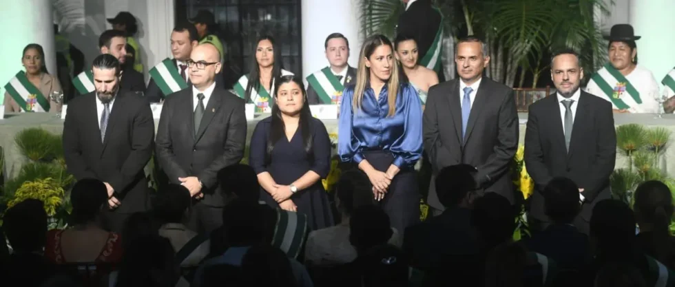 ALCALDE SAAVEDRA PRESENTA SECRETARIOS CON PERFIL TÉCNICO Y EXPERIENCIA PÚBLICA