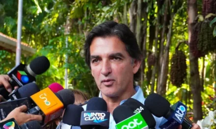 SAAVEDRA: “HACÍAN DIBUJO LIBRE CON NUESTROS IMPUESTOS”