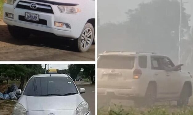 VAGONETA DESDE DONDE APUNTABAN CON ARMAS A BLOQUEADORES SUPUESTAMENTE PERTENECE A UN JEFE POLICIAL