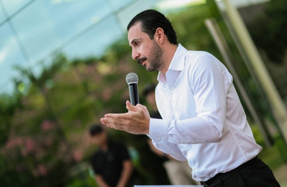VELASCO EXPRESA RESPALDO A POLICÍA HERIDO DURANTE OPERATIVO Y GARANTIZA APOYO A SU FAMILIA