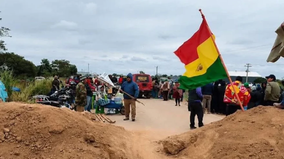 SAN JULIÁN MANTIENE BLOQUEO Y SE ESPERA SALIDA NEGOCIADA AL CONFLICTO