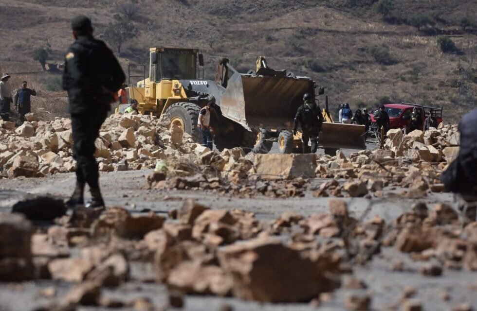 COCHABAMBA: ENFRENTAMIENTOS Y EXPLOSIVOS MARCAN OPERATIVOS DE DESBLOQUEO
