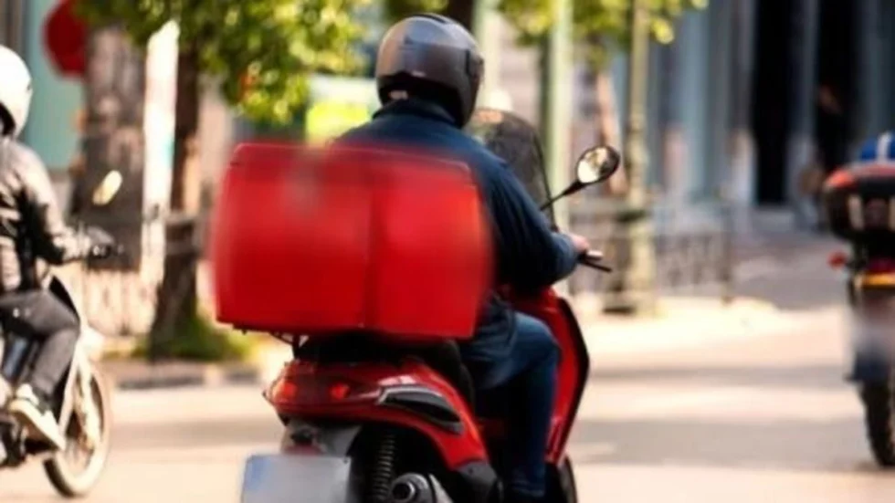 11 DELIVERYS RECUPERAN SU LIBERTAD Y PIDEN LA DEVOLUCIÓN DE SUS MOTOCICLETAS