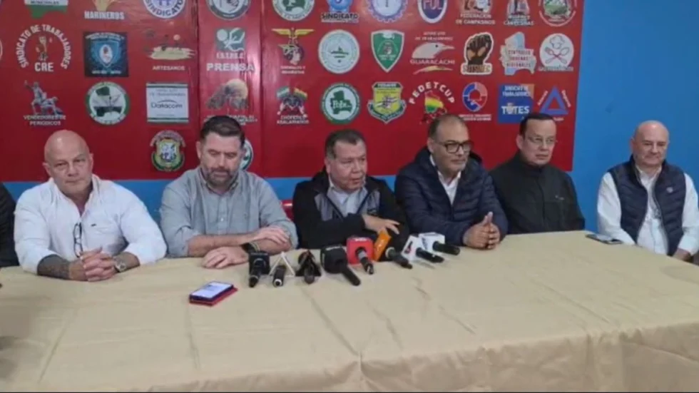 COD DE SANTA CRUZ Y SECTOR PRODUCTIVO EXIGEN EL LEVANTAMIENTO INMEDIATO DE LOS BLOQUEOS