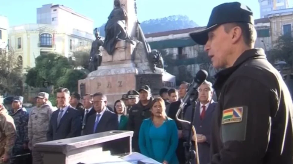 LA POLICÍA BOLIVIANA CUMPLE 200 AÑOS DE SERVICIO Y DESTACA SU LABOR EN LAS CARRETERAS