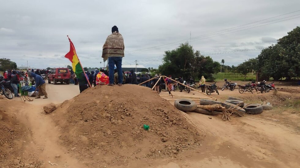 INSTALAN MESA DE DIÁLOGO PARA LEVANTAR EL BLOQUEO DE SAN JULIÁN