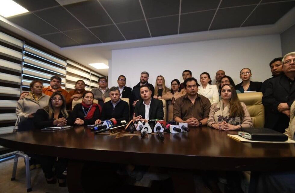 GOBIERNO REPORTA AVANCES PARA INSTALAR DIÁLOGO CON LA FEDERACIÓN TÚPAC KATARI Y LA COB