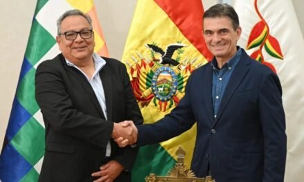 POSESIONAN A ERICK SANJINÉS COMO NUEVO MINISTRO DE EDUCACIÓN