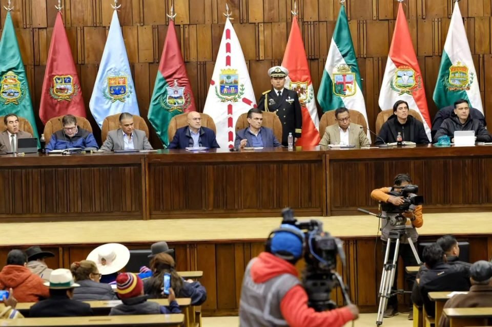 GOBIERNO ESPERA RETOMAR EL DIÁLOGO CON LA COB TRAS REVISIÓN DE DETENIDOS
