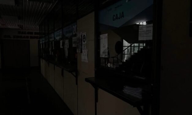 TRIBUNAL DE JUSTICIA DE SANTA CRUZ SUFRE CORTE DE LUZ POR DEUDA Y SUSPENDE AUDIENCIAS