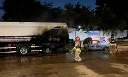VEHÍCULO IMPACTA CONTRA CISTERNA Y PROVOCA INCENDIO Y ALARMA EN ZONA DE LA REFINERÍA