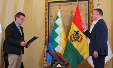 ERNESTO JUSTINIANO ES POSESIONADO COMO MINISTRO DE DEFENSA