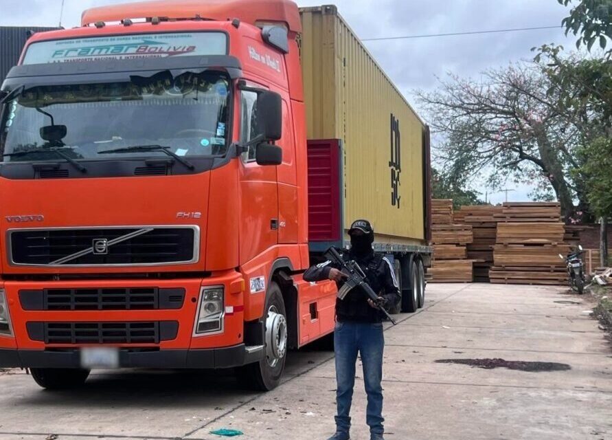 FELCN Y FISCALÍA ALLANAN INMUEBLE EN LA DOBLE VÍA A LA GUARDIA POR EL CASO “NARCOMADERAS”