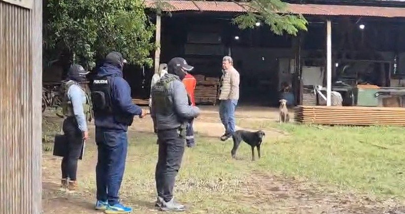 CASO «NARC0MADERAS»: FELCN Y FISCALÍA ALLANAN EMPRESA EN EL KM 9 DE LA ZONA NORTE