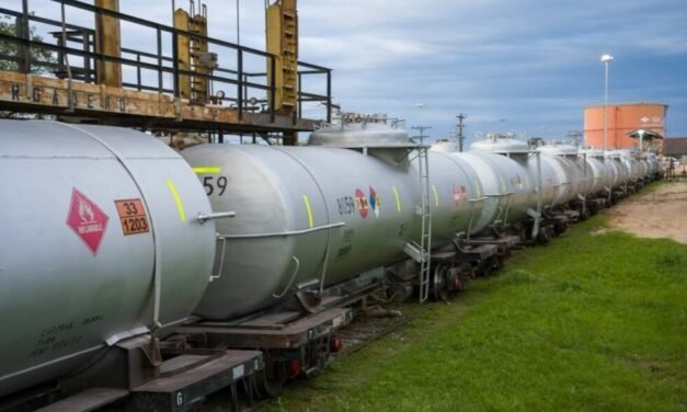 YPFB REACTIVA EL FERROCARRIL PARA IMPORTAR MILLONES DE LITROS DE GASOLINA
