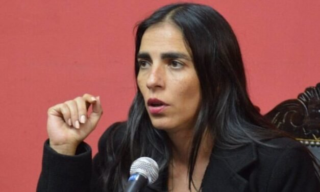 GABRIELA MONTAÑO AFIRMA QUE RODRIGO PAZ REPITE LOS ERRORES POLÍTICOS DE LUIS ARCE