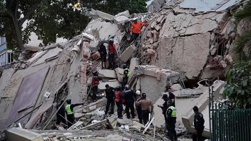 TERREMOTO DE MAGNITUD 7,5 DEJA AL MENOS 164 MUERTOS Y CASI MIL HERIDOS EN VENEZUELA