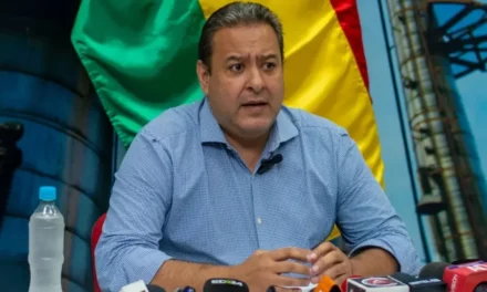 YPFB DESCARTA DEUDA COMO CAUSA DEL DESABASTECIMIENTO Y APUNTA A LA LOGÍSTICA PARALIZADA