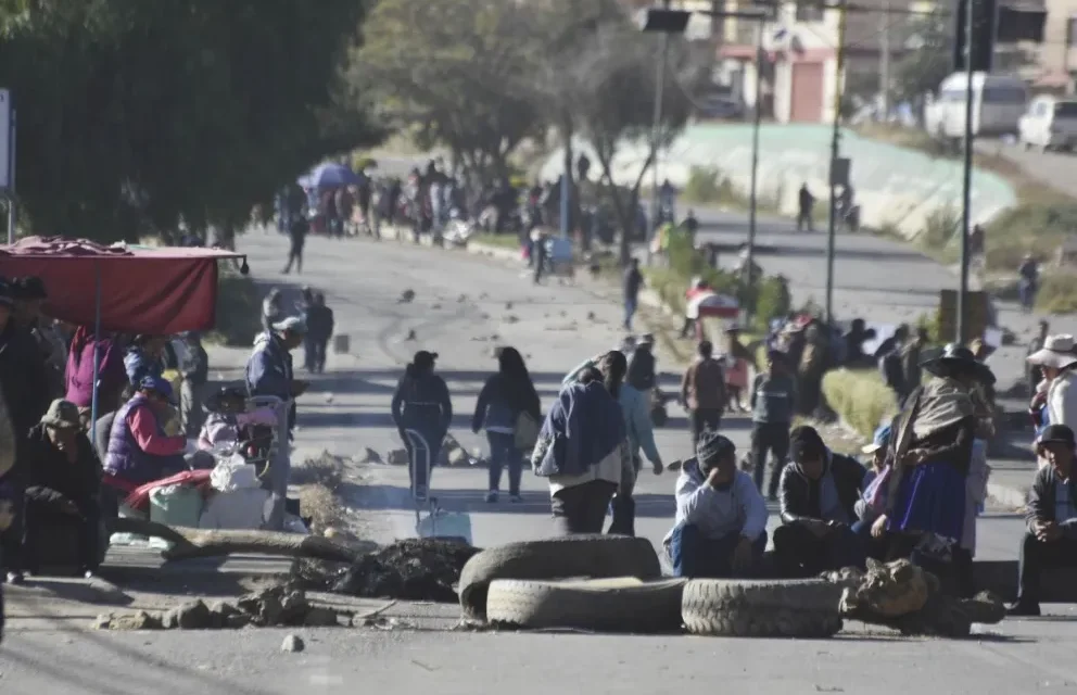 DIÁLOGO BAJO 48 PUNTOS DE BLOQUEOS EN EL PAÍS