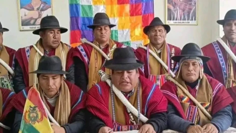 TÚPAC KATARI CONVOCA A AMPLIADO Y EVALÚA RETOMAR BLOQUEOS