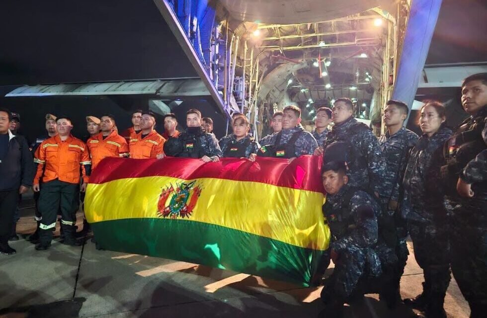 20 RESCATISTAS BOLIVIANOS VIAJAN A VENEZUELA PARA APOYAR LABORES DE RESCATE