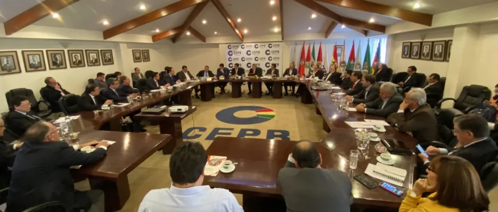 EMPRESARIOS ADVIERTEN RIESGO DE UNA “CRISIS PROFUNDA” Y PIDEN REFORMAS ECONÓMICAS