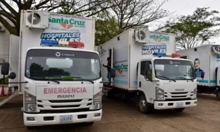 ADMITEN DENUNCIA PENAL CONTRA JHONNY FERNÁNDEZ POR PRESUNTO SOBREPRECIO EN HOSPITALES MÓVILES