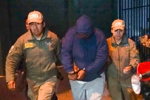 VICENTE SALAZAR ESPERA SU AUDIENCIA CAUTELAR TRAS PASAR LA NOCHE EN CELDAS POLICIALES