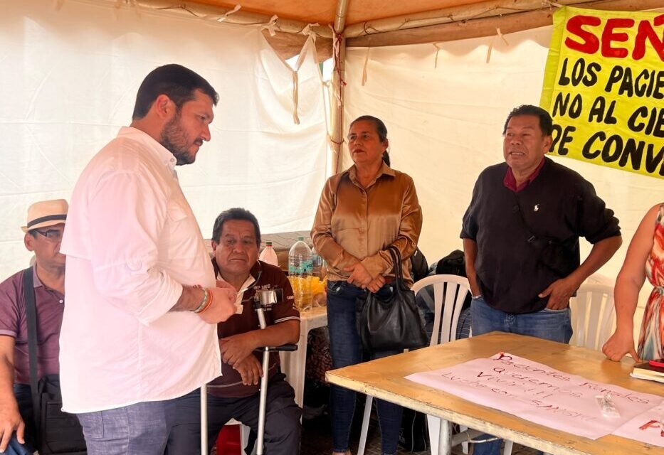 COMITÉ CÍVICO RESPALDA A PACIENTES RENALES Y EXIGE RESPUESTA DEL GOBIERNO