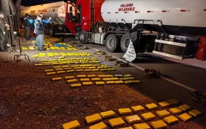INCAUTAN 400 KILOS DE COCAÍNA EN CISTERNAS BOLIVIANAS